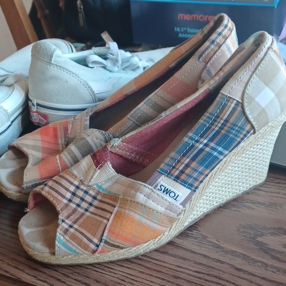 Toms plaid wedges, 3" heel, 7.5